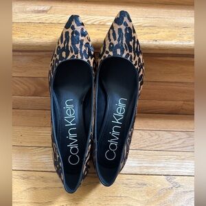 NEW Calvin Klein Animal Print Leather Pump Size 10 M Block Heels Soft Footbed
